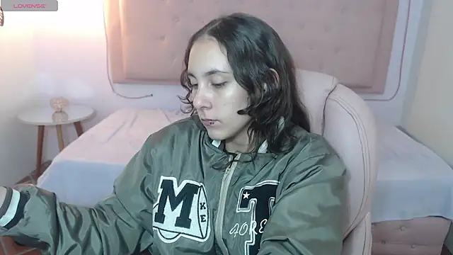 Snapshot of xlunna chatting on March 9, 12:20 pm xlunna online show from March 9, 12:20 pm