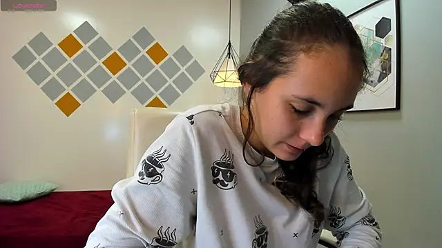 xlunna online show from December 21, 8:53 pm