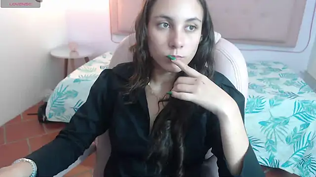 Snapshot of xlunna chatting on February 12, 7:56 pm xlunna online show from February 12, 7:56 pm