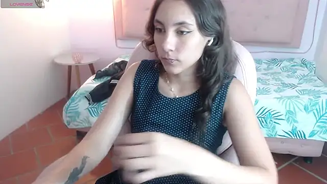 Snapshot of xlunna chatting on February 8, 8:32 pm xlunna online show from February 8, 8:32 pm
