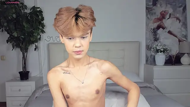 Snapshot of Felix_Rey chatting on September 21, 3:06 pm Felix Rey online show from September 21, 3:06 pm