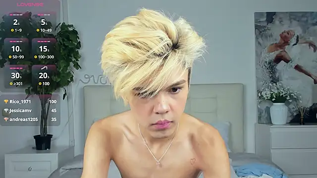 Snapshot of Felix_Rey chatting on March 15, 10:33 pm Felix Rey online show from March 15, 10:33 pm