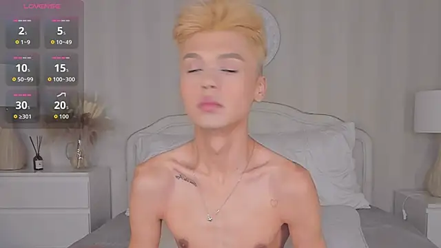 Snapshot of Felix_Rey chatting on November 12, 5:28 pm Felix Rey online show from November 12, 5:28 pm