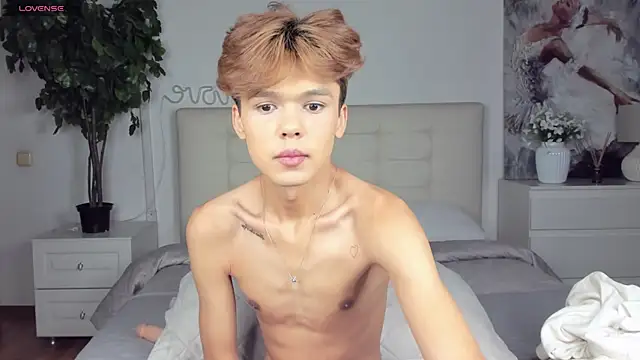 Snapshot of Felix_Rey chatting on September 23, 2:46 pm Felix Rey online show from September 23, 2:46 pm