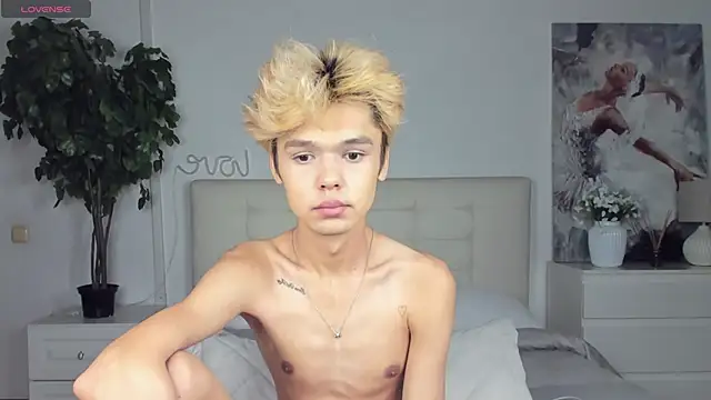 Snapshot of Felix_Rey chatting on September 18, 1:25 pm Felix Rey online show from September 18, 1:25 pm