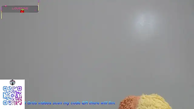 Snapshot of Kitty_Mifl chatting on October 24, 3:38 am Kitty Mifl online show from October 24, 3:38 am