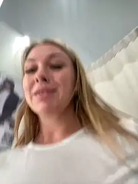 Sweet   Emily online show from March 19, 1:18 pm