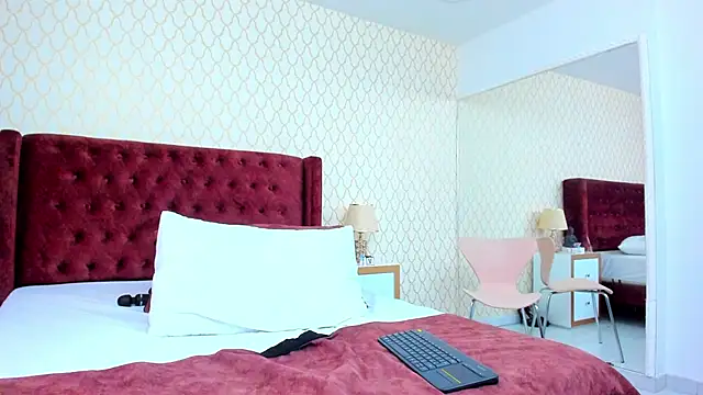 NaiaRosse online show from March 17, 3:50 pm