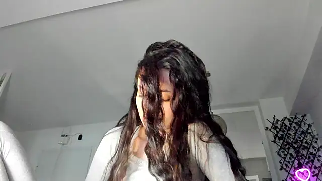 IreneVON online show from March 13, 3:06 pm