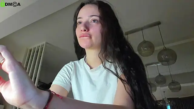 IreneVON online show from March 28, 4:46 am