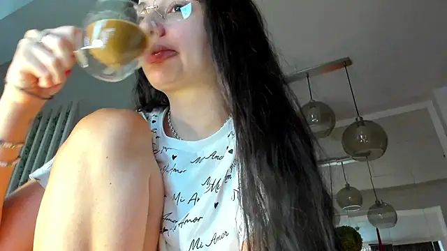 IreneVON online show from December 2, 6:15 am