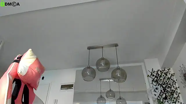 IreneVON online show from April 9, 4:25 am