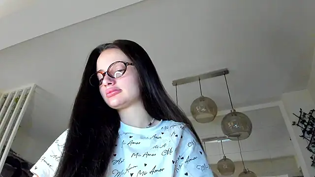 IreneVON online show from December 5, 5:50 am