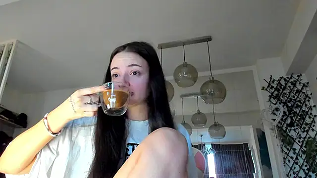 IreneVON online show from February 19, 5:37 am