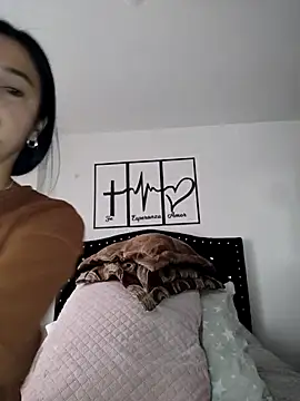 EimyParker  online show from September 28, 2:13 pm