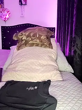 EimyParker  online show from December 18, 9:07 pm