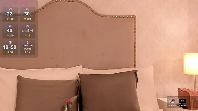 Snapshot of Emily_robertss chatting on October 2, 3:32 am Emily robertss online show from October 2, 3:32 am