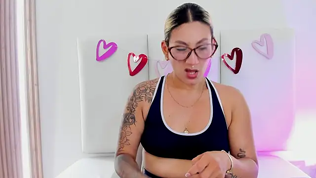 Emily robertss online show from February 14, 7:25 pm