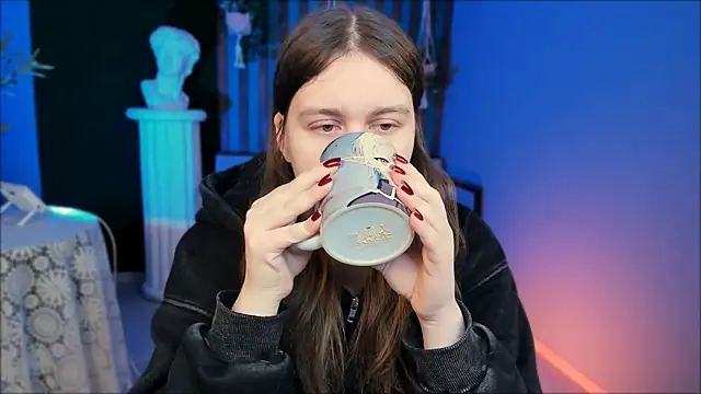 FioraMarmoris online show from March 22, 5:32 am