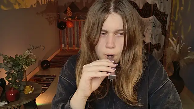 FioraMarmoris online show from October 27, 1:34 pm