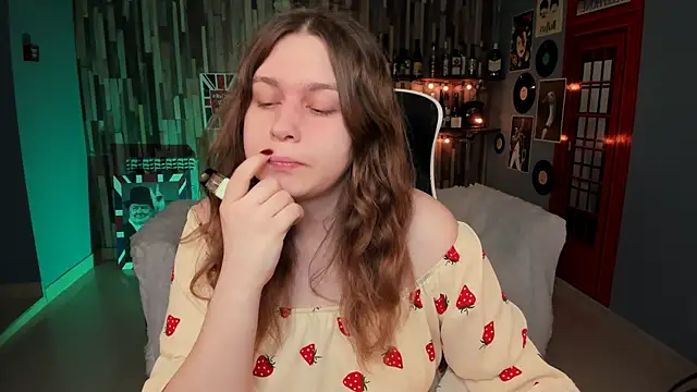 FioraMarmoris online show from March 27, 6:11 am