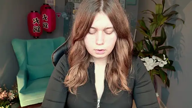 FioraMarmoris online show from November 13, 1:04 pm