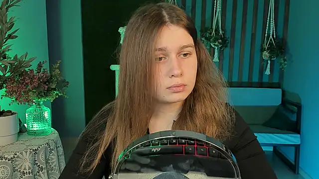 FioraMarmoris online show from October 3, 5:31 am