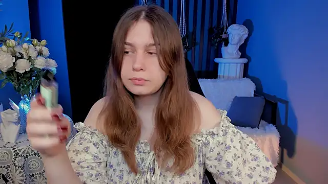 FioraMarmoris online show from April 11, 5:59 am