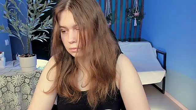 FioraMarmoris online show from March 18, 5:10 am