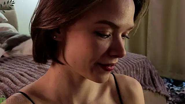 Eva Natsumi online show from December 17, 10:20 am