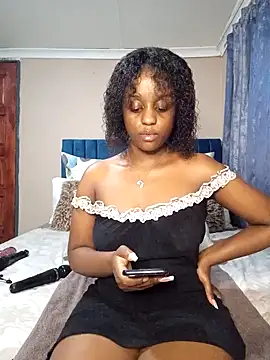 Snapshot of Queen-Chocolate chatting on February 2, 8:41 pm Queen-Chocolate online show from February 2, 8:41 pm