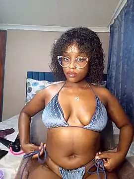 Snapshot of Queen-Chocolate chatting on March 9, 1:25 am Queen-Chocolate online show from March 9, 1:25 am