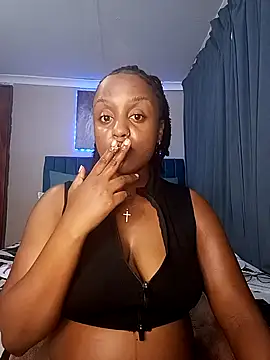 Snapshot of Queen-Chocolate chatting on December 18, 12:49 am Queen-Chocolate online show from December 18, 12:49 am