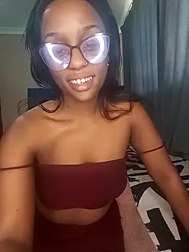Queen-Chocolate online show from May 7, 2:20 pm