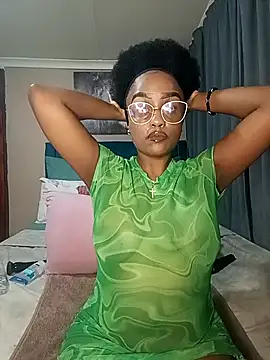 Snapshot of Queen-Chocolate chatting on September 25, 3:01 am Queen-Chocolate online show from September 25, 3:01 am