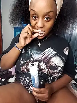 Snapshot of Queen-Chocolate chatting on February 22, 9:22 am Queen-Chocolate online show from February 22, 9:22 am