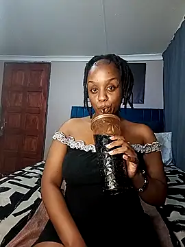 Snapshot of Queen-Chocolate chatting on October 29, 6:34 am Queen-Chocolate online show from October 29, 6:34 am