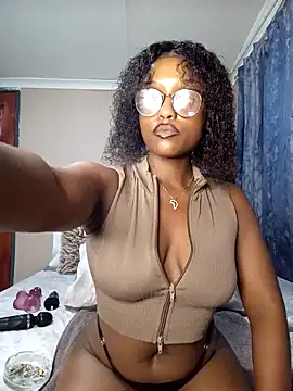 Snapshot of Queen-Chocolate chatting on February 1, 7:13 pm Queen-Chocolate online show from February 1, 7:13 pm