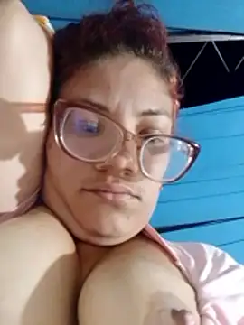 Snapshot of gatitaLR chatting on February 24, 11:38 pm gatitaLR online show from February 24, 11:38 pm