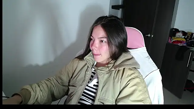 Snapshot of venelope1 chatting on July 3, 3:24 am venelope1 online show from July 3, 3:24 am