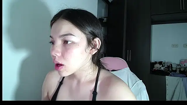 Snapshot of venelope1 chatting on July 19, 1:47 am venelope1 online show from July 19, 1:47 am