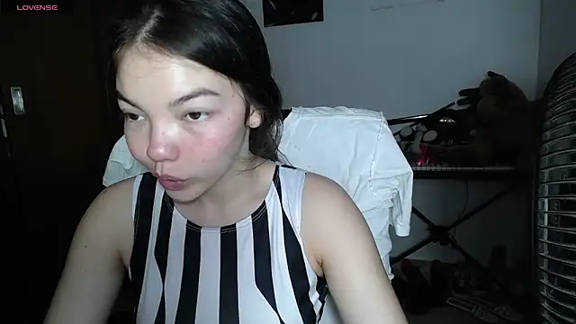 Snapshot of venelope1 chatting on December 2, 9:05 pm venelope1 online show from December 2, 9:05 pm