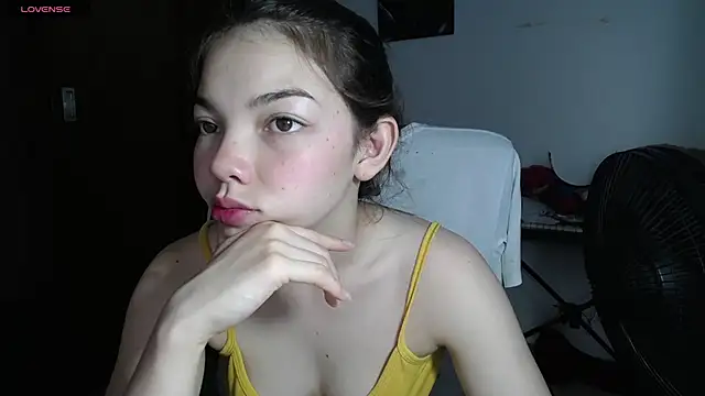 Snapshot of venelope1 chatting on March 5, 6:23 pm venelope1 online show from March 5, 6:23 pm