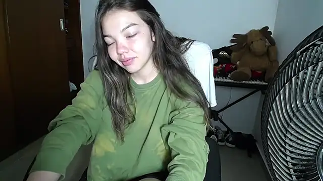 Snapshot of venelope1 chatting on November 13, 3:54 am venelope1 online show from November 13, 3:54 am