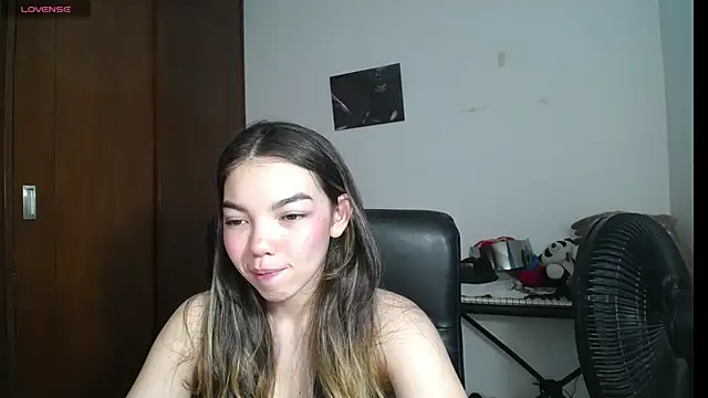 Snapshot of venelope1 chatting on February 3, 4:46 am venelope1 online show from February 3, 4:46 am