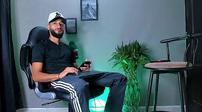 Damian 022 online show from January 4, 3:07 pm