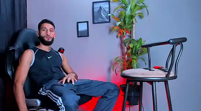 Damian 022 online show from December 20, 3:31 pm