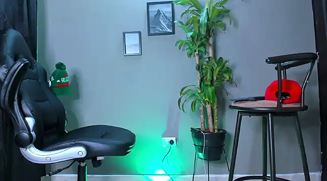 Damian 022 online show from December 6, 3:39 pm