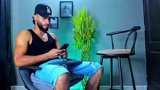 Damian 022 online show from February 7, 2:25 pm