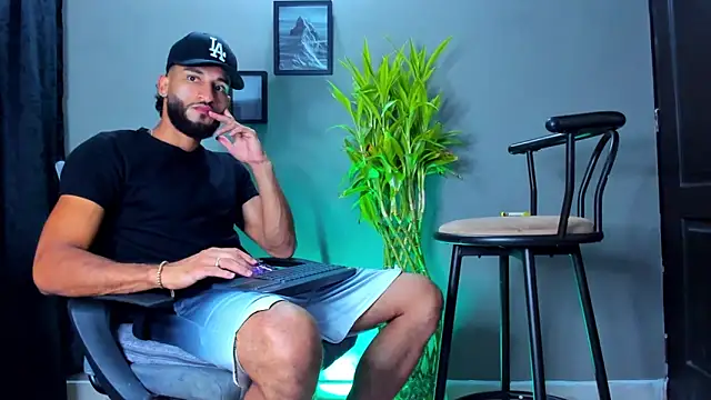 Damian 022 online show from February 24, 4:24 am